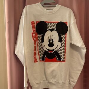 Walt Disney World Crewneck NWT size S